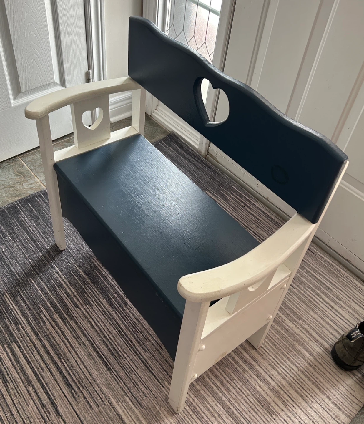 Handmade Child’s Storage Bench – Toronto Team Colours - photo 2