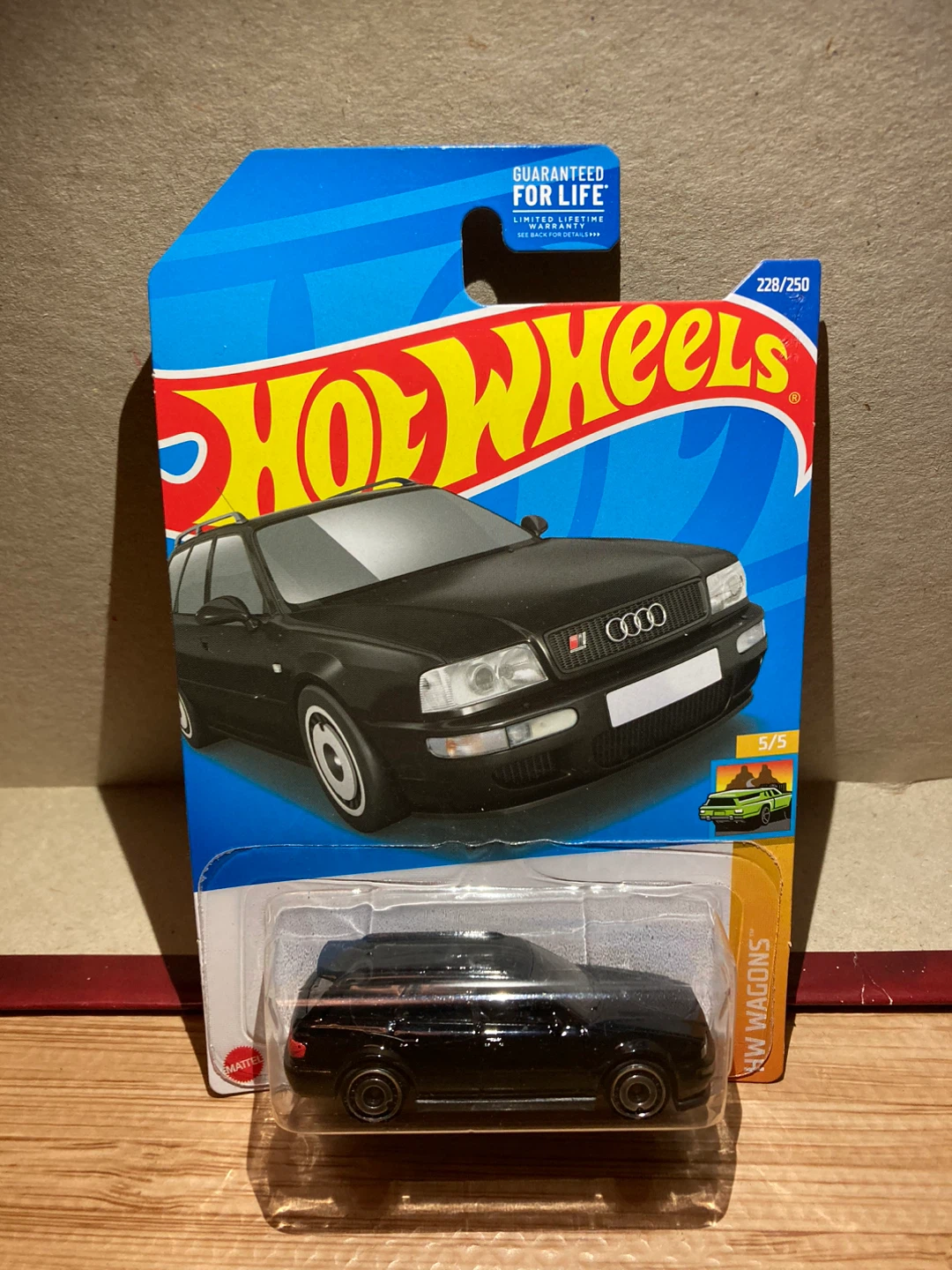Hot Wheels / 94 Audi Avant RS2 / Black