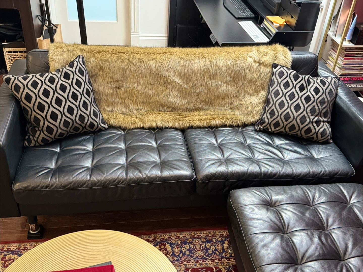 Black Tufted Leather Sofa with Ottoman - photo 2