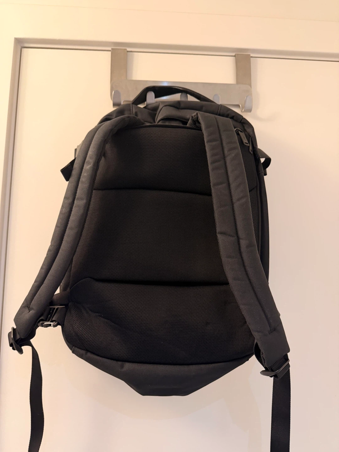 AWAY Active Convertible Backpack 25L - photo 5