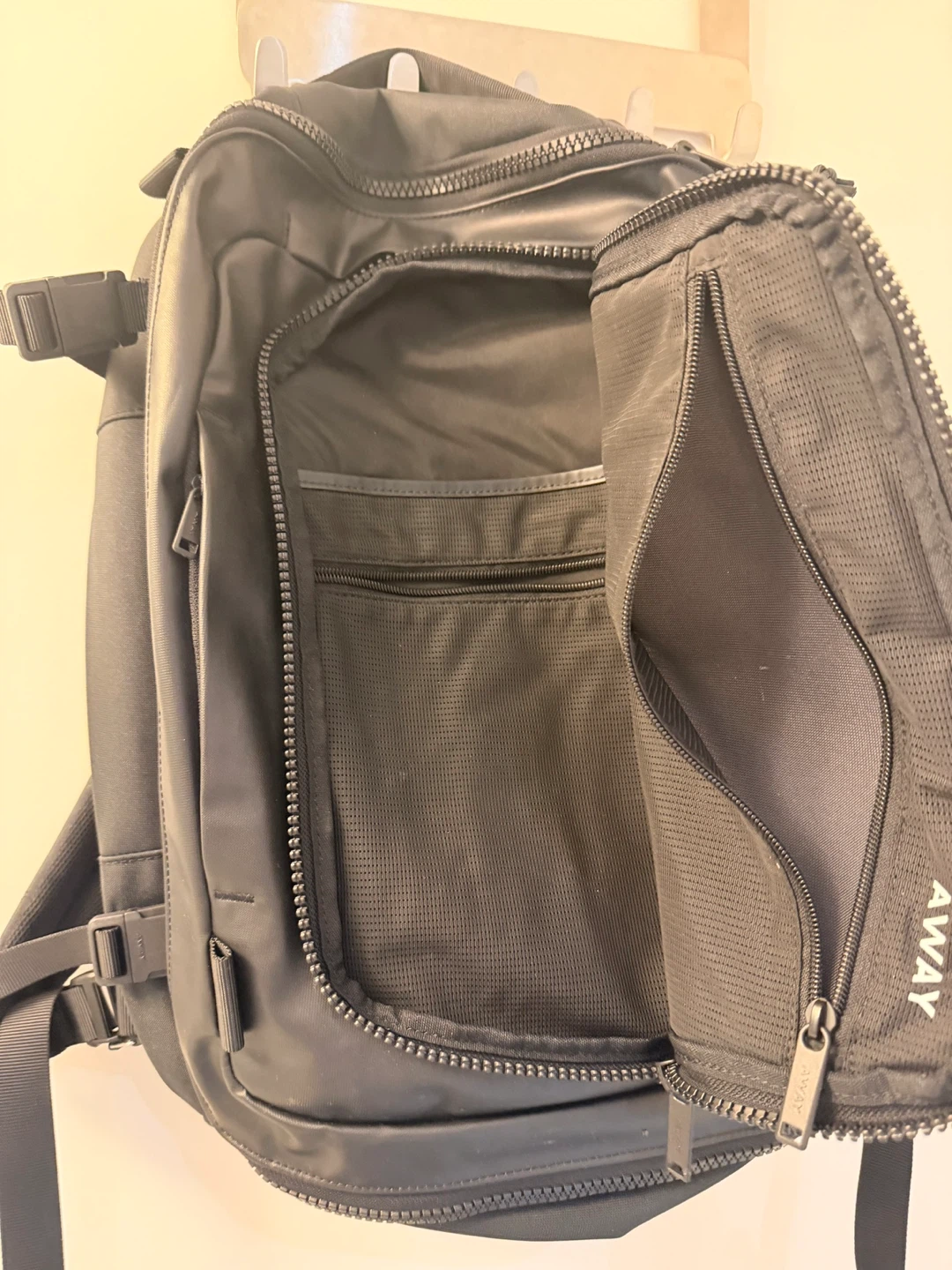 AWAY Active Convertible Backpack 25L - photo 4