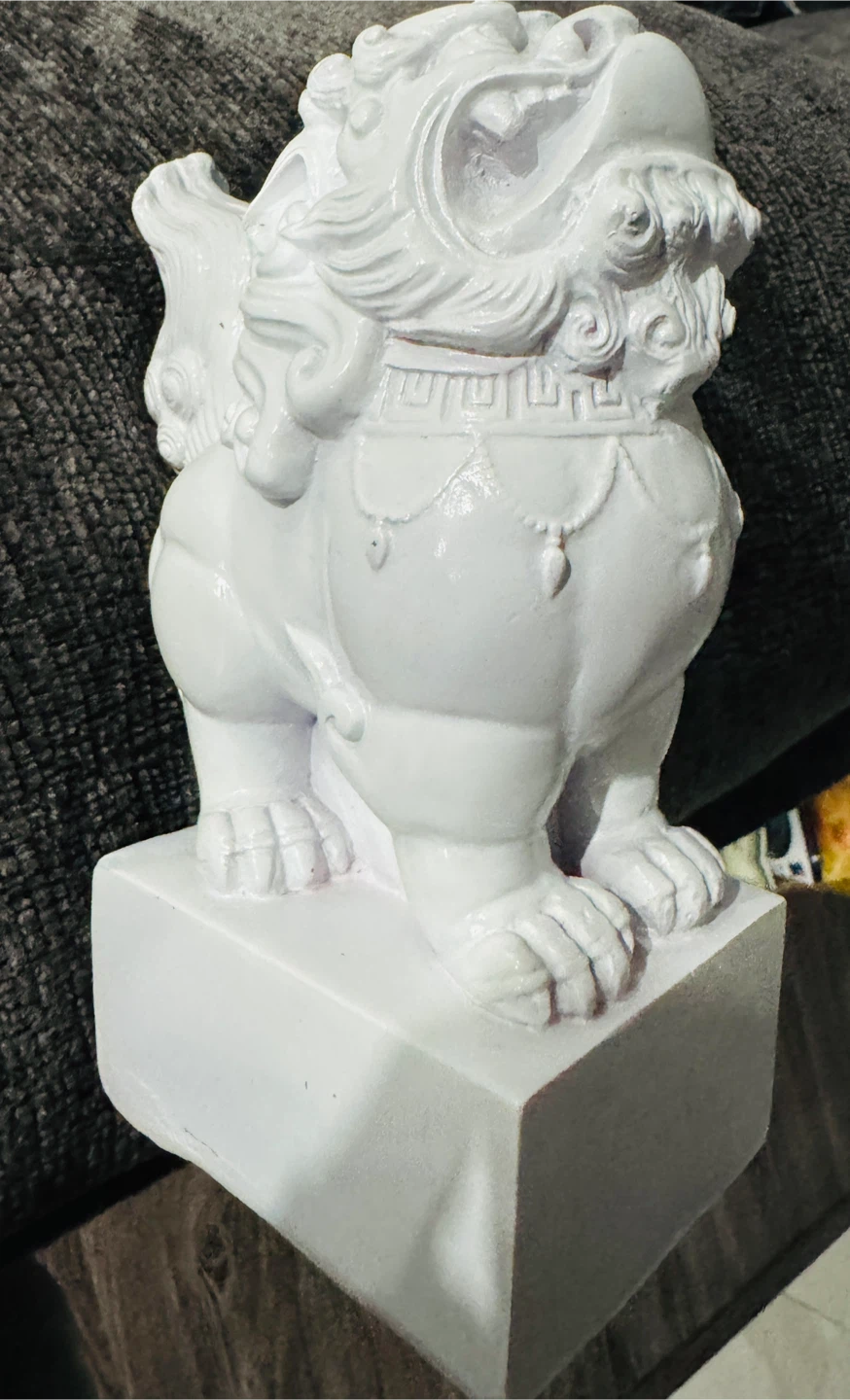 White Foo Dog Statue - photo 3