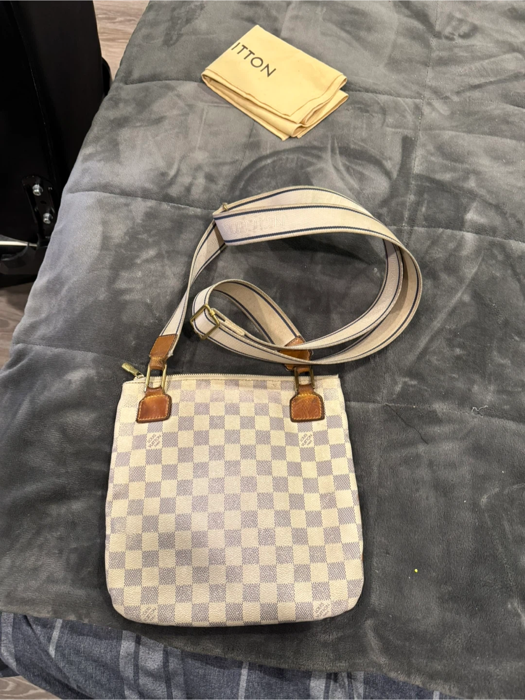 Louis Vuitton Damier Azur Crossbody Bag - photo 2