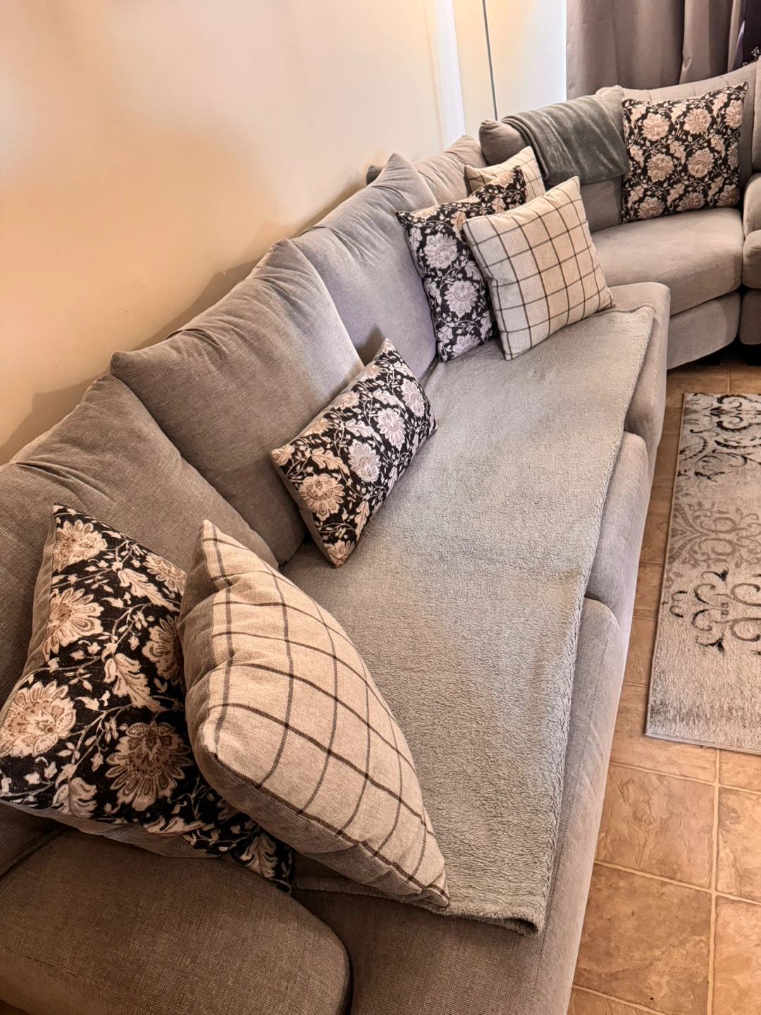 Grey Sectional Sofa with pillows - photo 4
