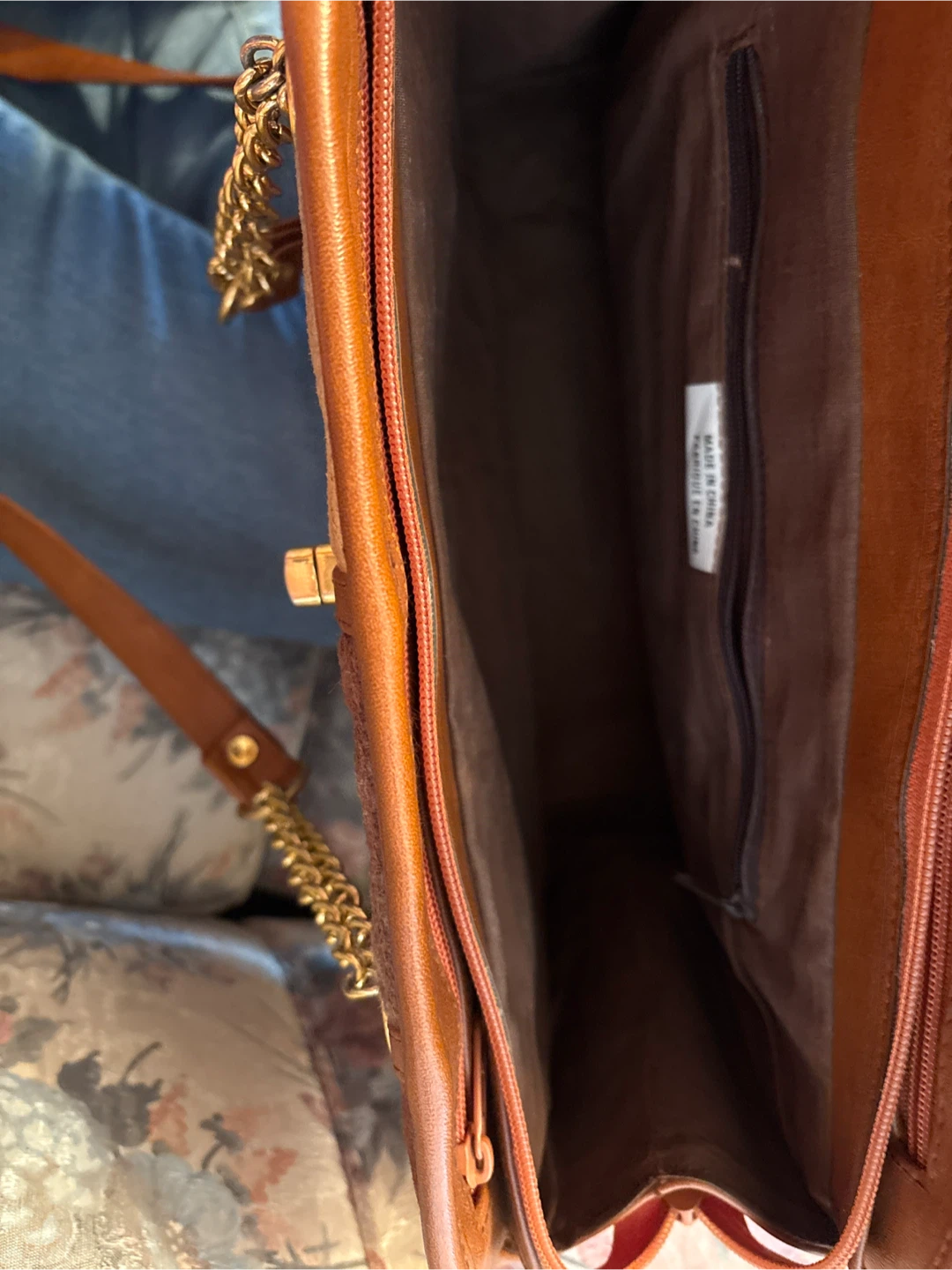 Patchwork Leather Handbag with Gold Chain Straps - photo 4