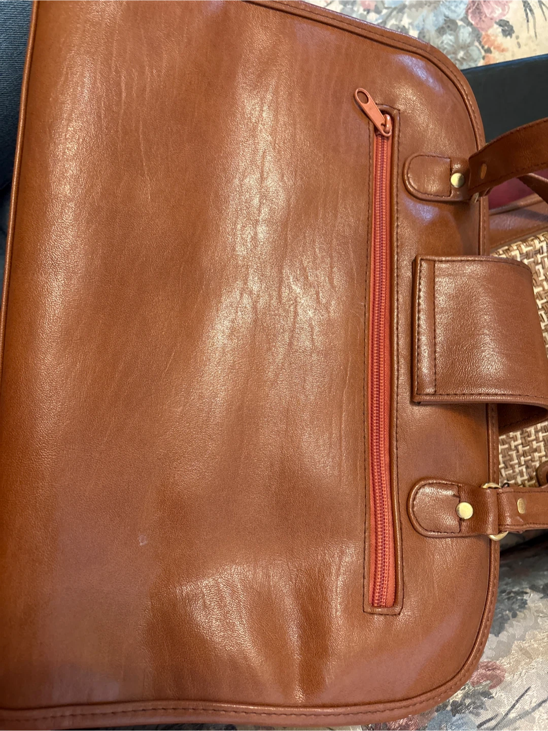 Patchwork Leather Handbag with Gold Chain Straps - photo 5