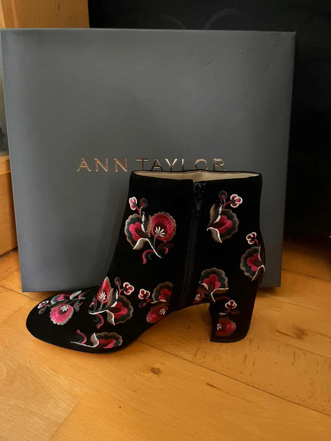 NEW Ann Taylor Boots - Size 7