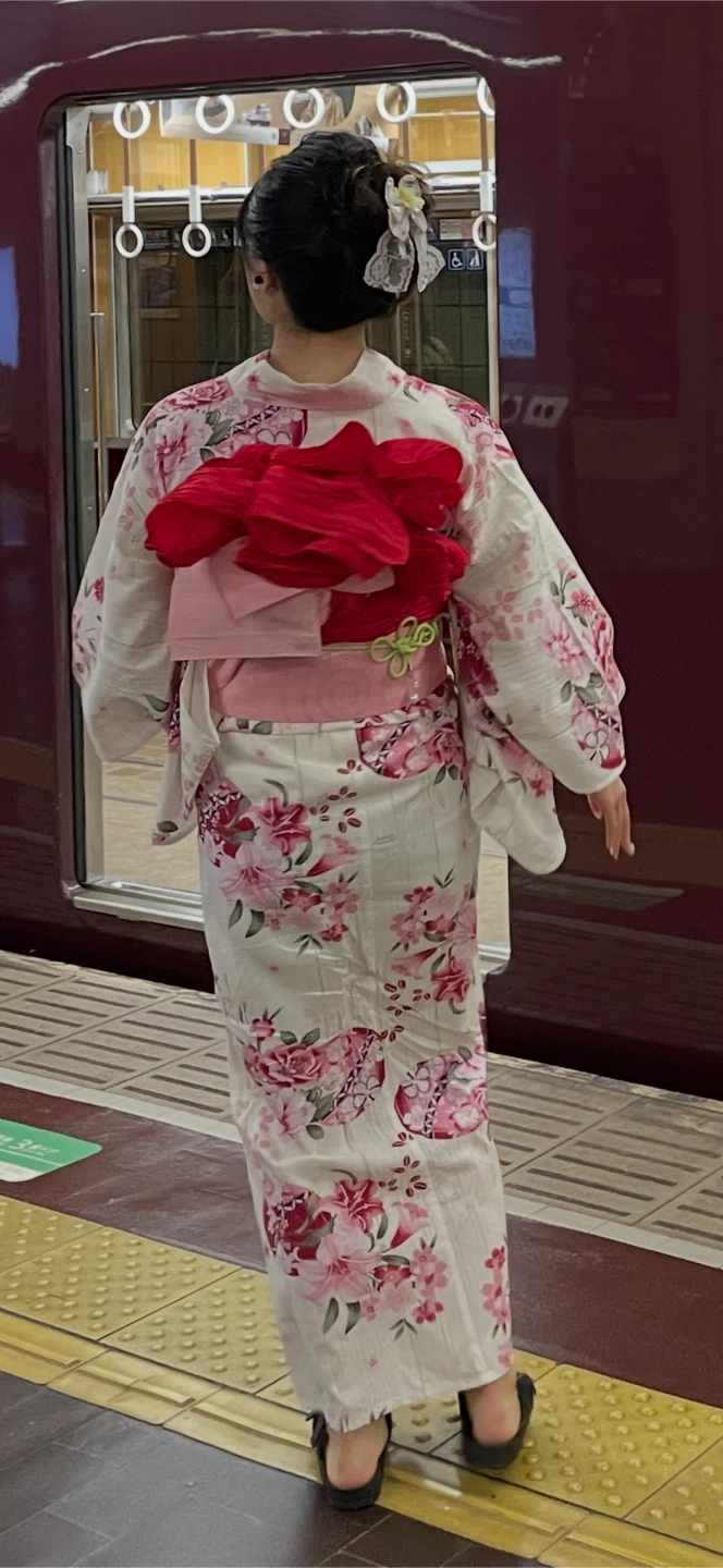 Women's Floral Yukata Kimono from Japan - photo 2