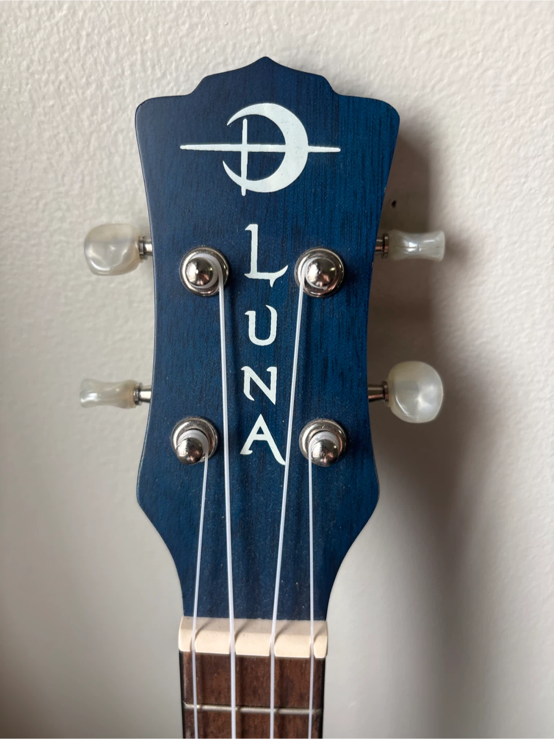 Luna Ukulele with "The Great Wave off Kanagawa" design - photo 2