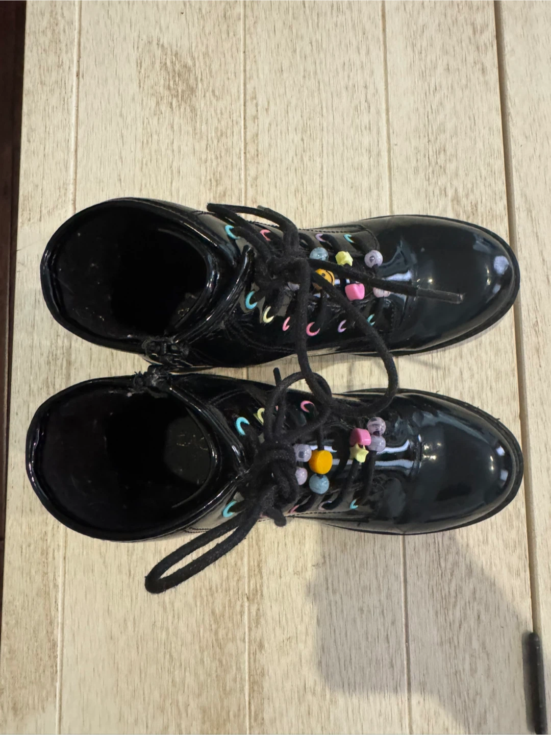 The Children's Place Black Patent Lace-Up Boots - Size 5 - photo 5