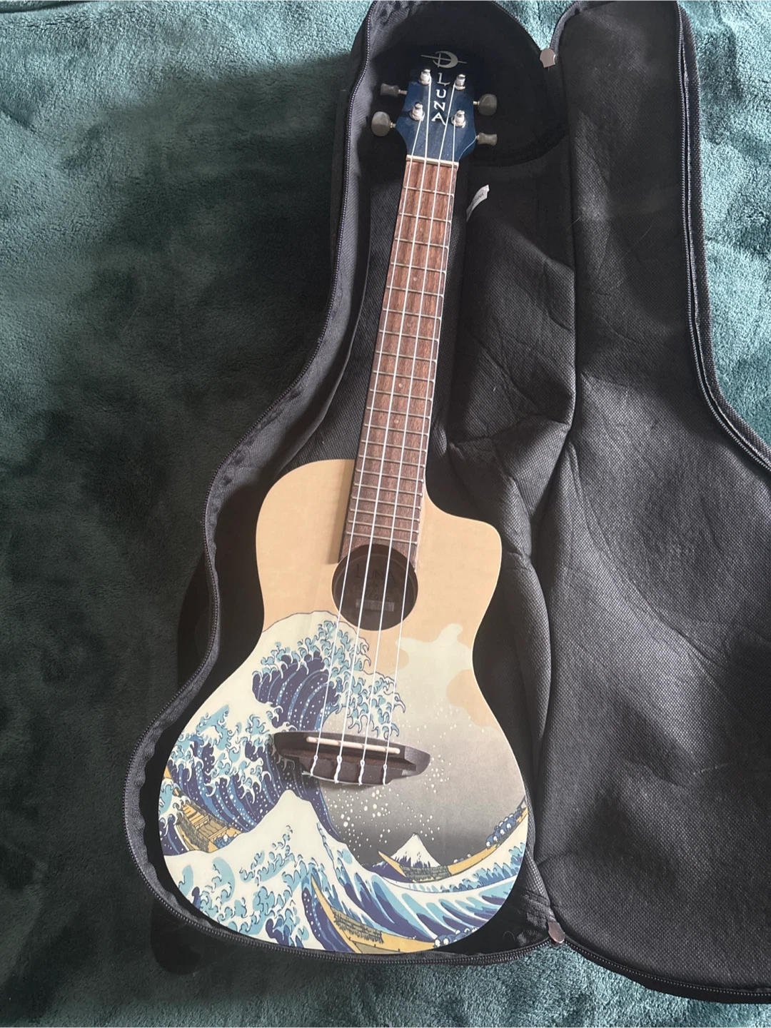 Luna Ukulele with "The Great Wave off Kanagawa" design - photo 3