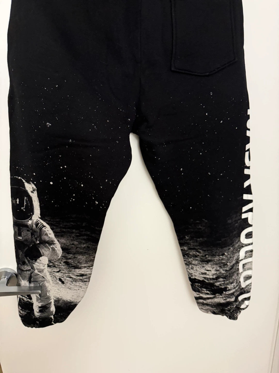 Nike black graphic sweatpants with space / astronaut design - photo 3