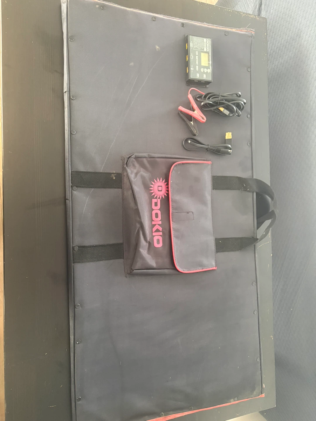 DOKIO Solar Charge Controller and Foldable Solar Panel Kit