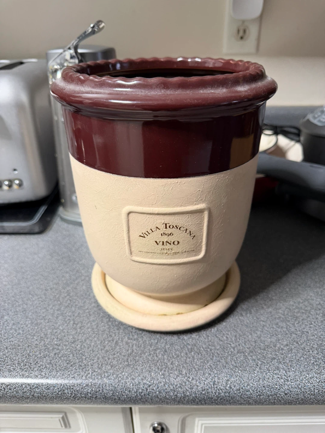 Villa Toscana Vino Pot Planter with Saucer