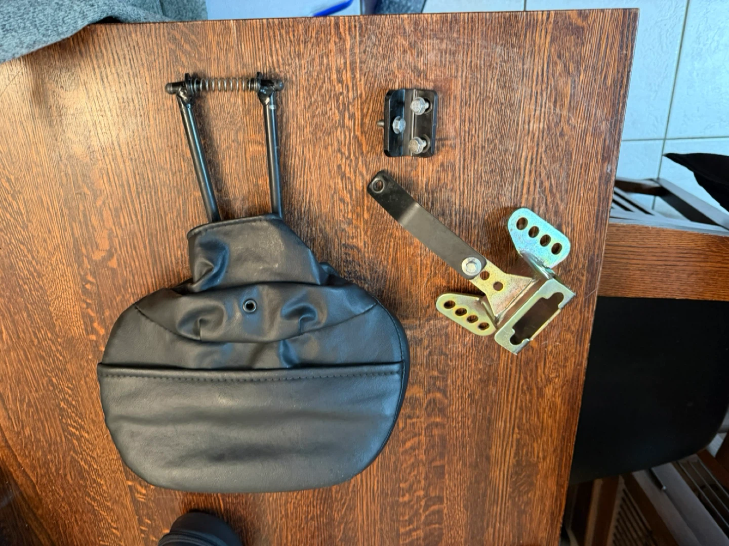 Harley Davidson - Motorcycle Backrest with Mounting Hardware - photo 2