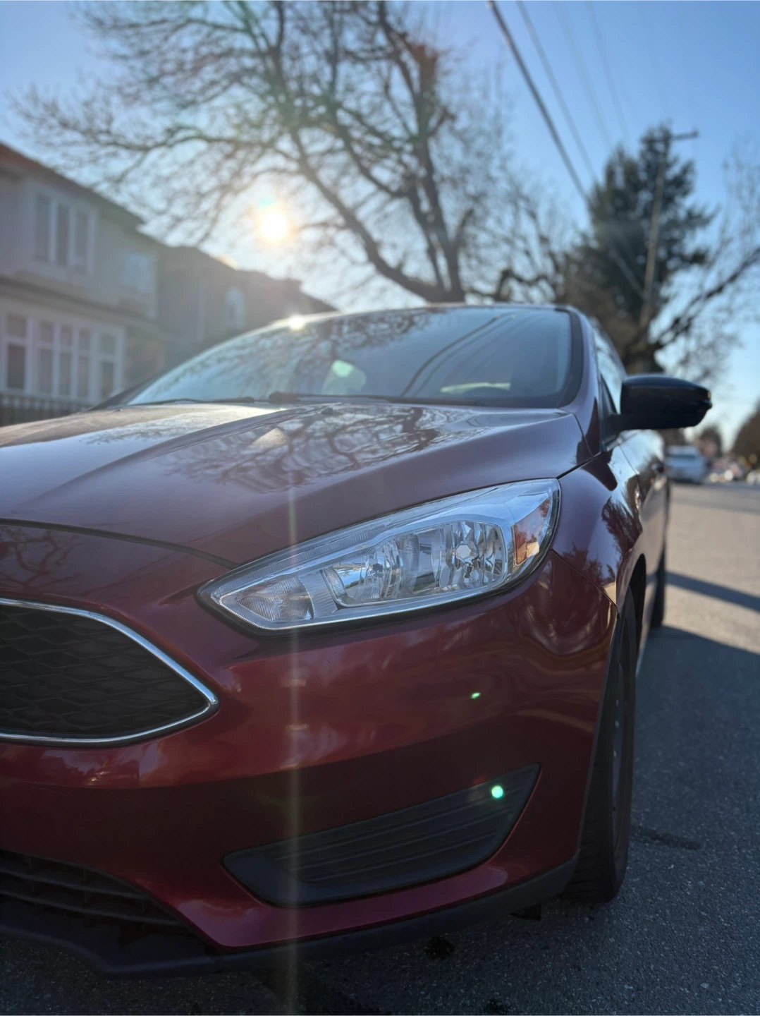 Red Ford Focus Sedan - photo 4