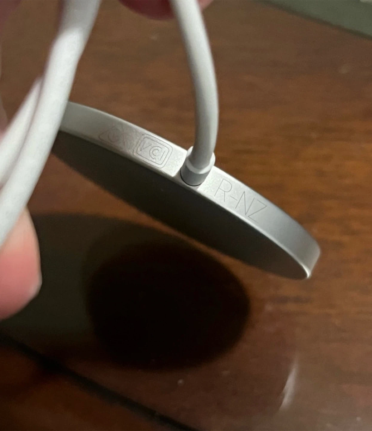Apple MagSafe charger - photo 3