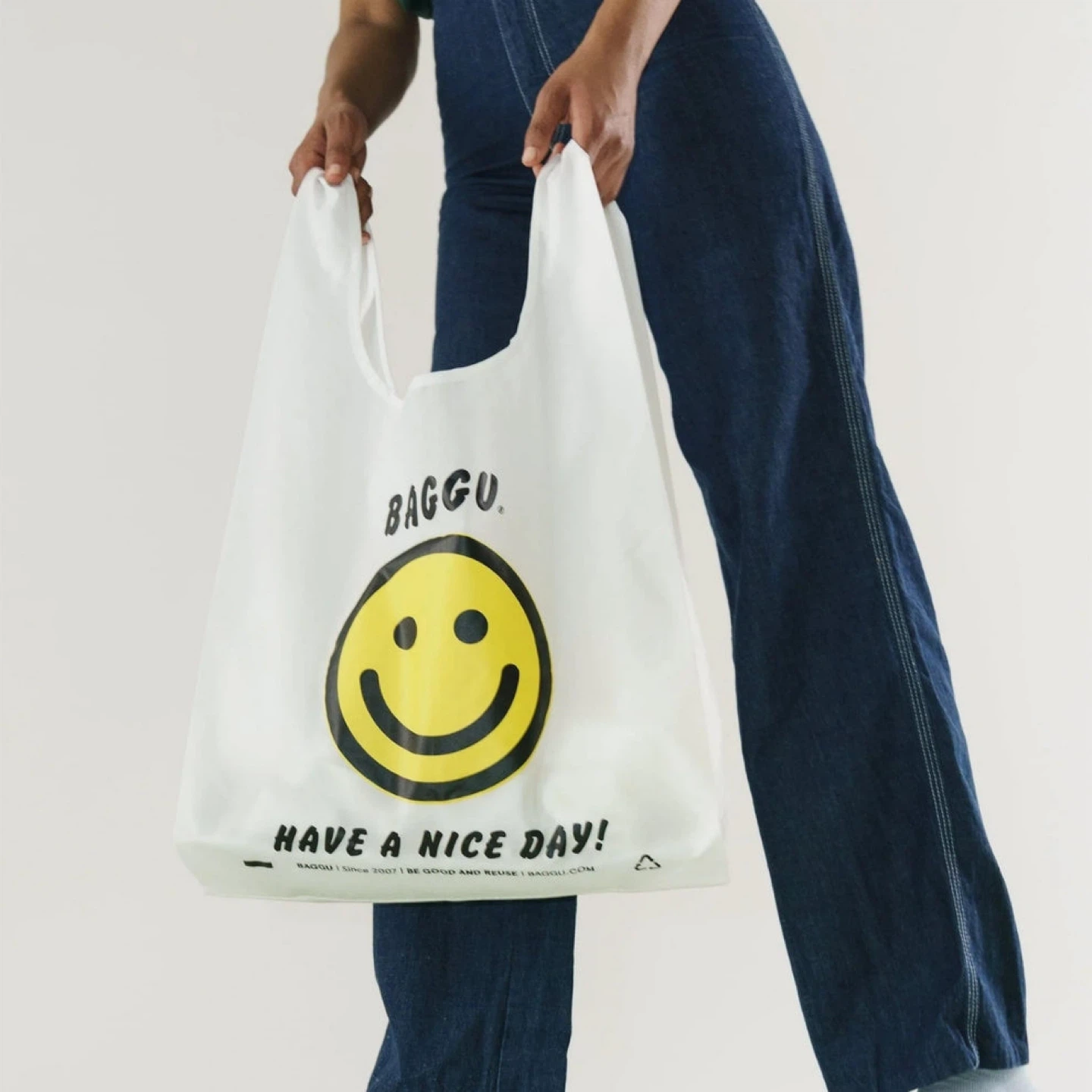 Brand new BAGGU Reusable Bag - Smiley Face - photo 2