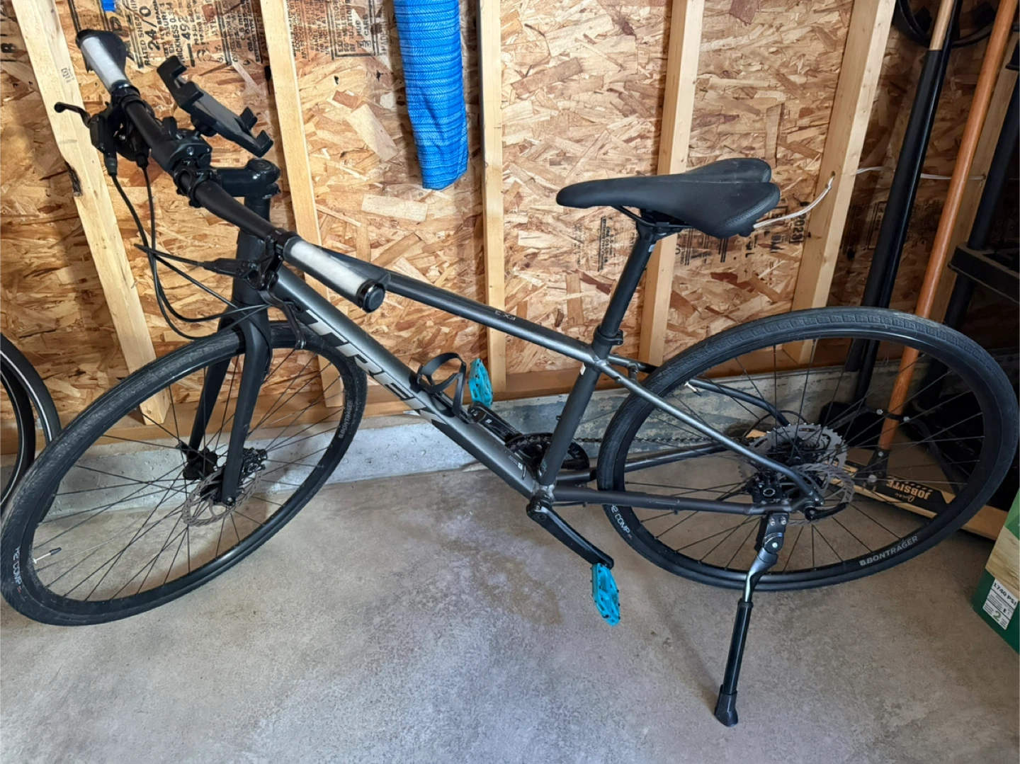 Trek FX 3 Hybrid Bike Small - photo 3