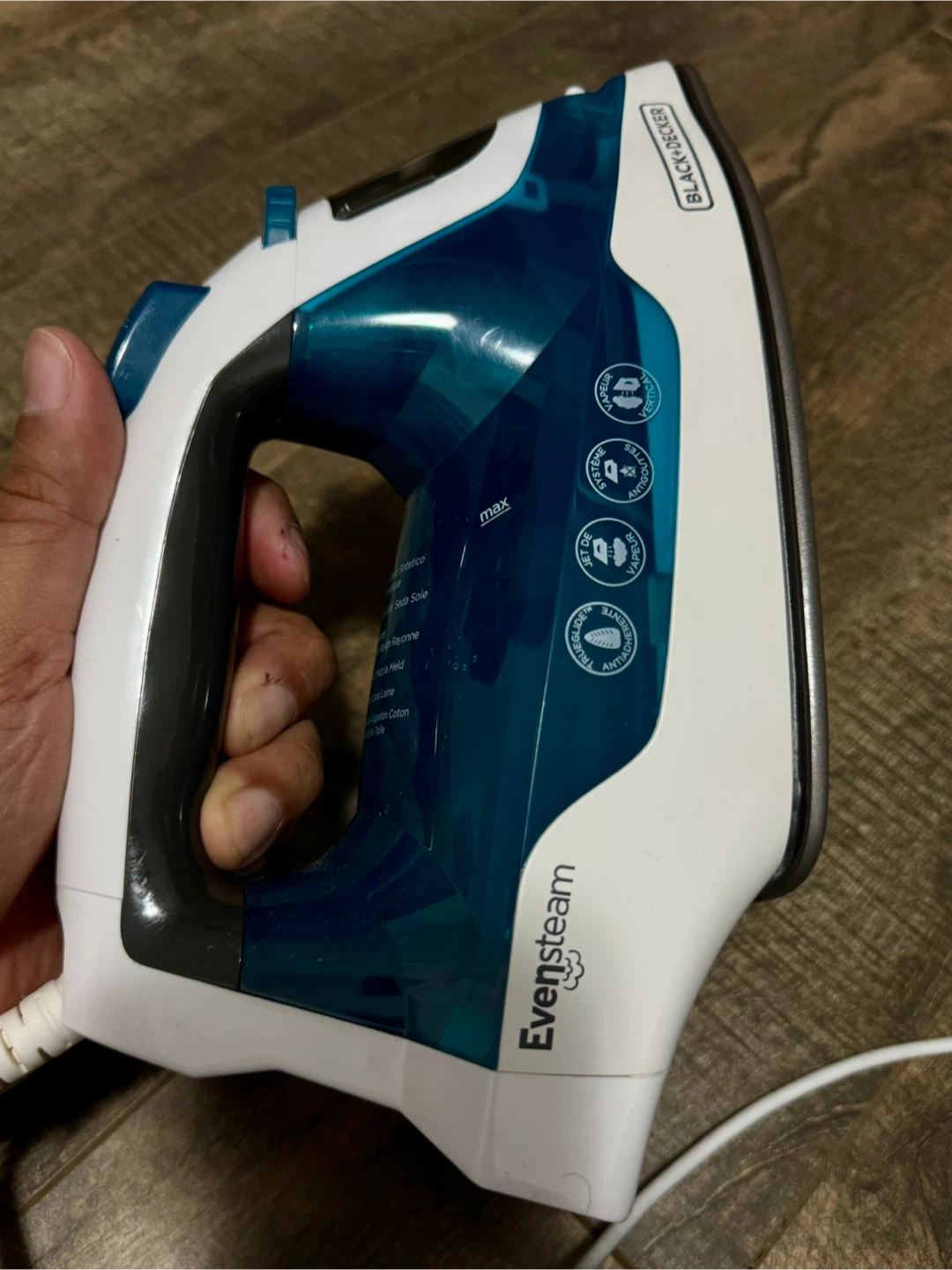 BLACK+DECKER Evensteam Steam Iron - photo 2