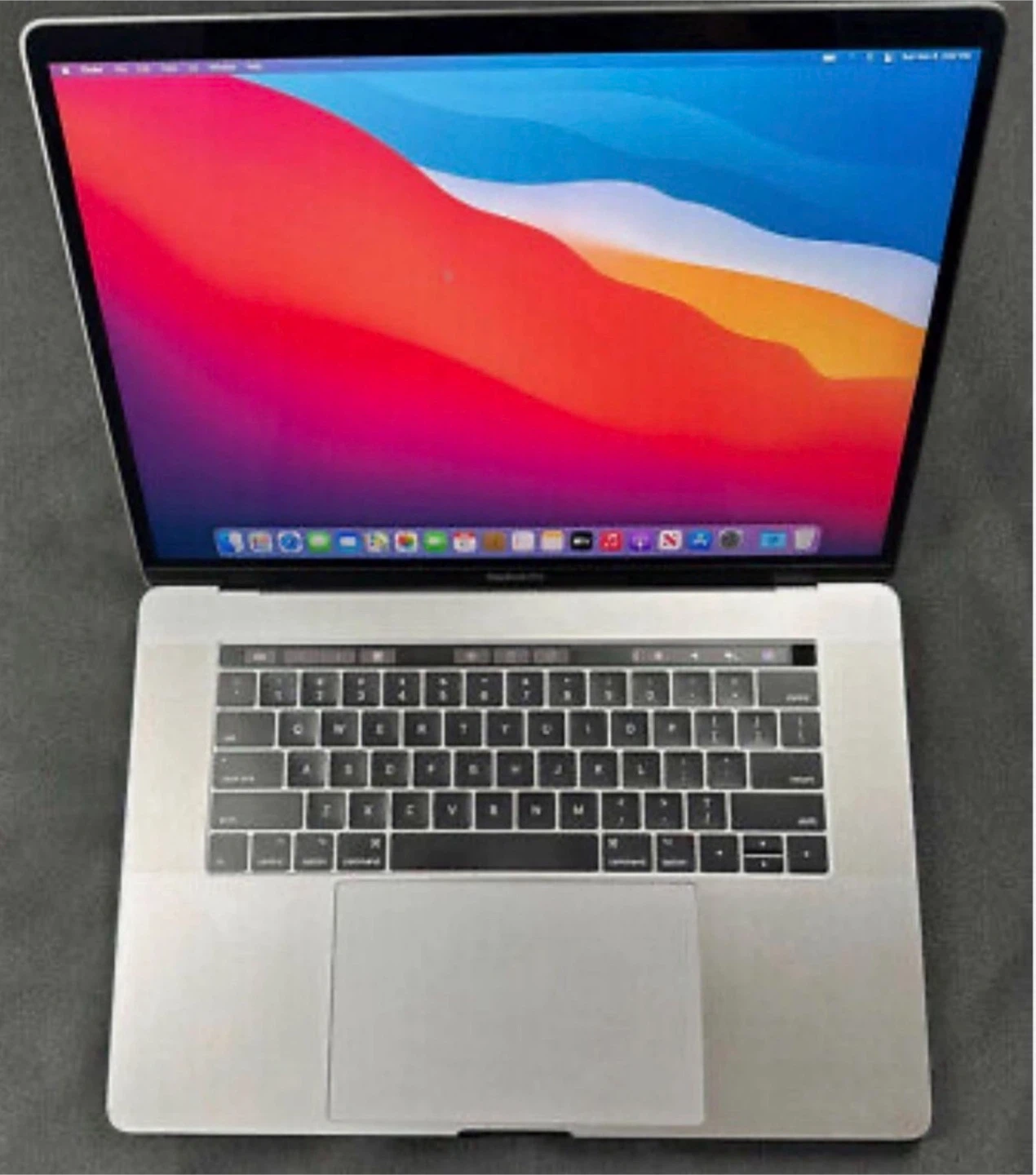 MacBook Pro 15” 2.6ghz Touch Bar 16gb ram