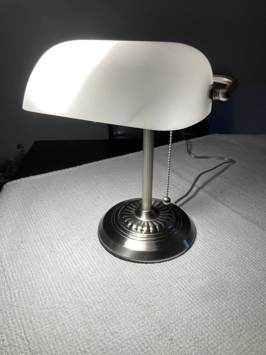 Banker's Lamp with Frosted Glass Shade