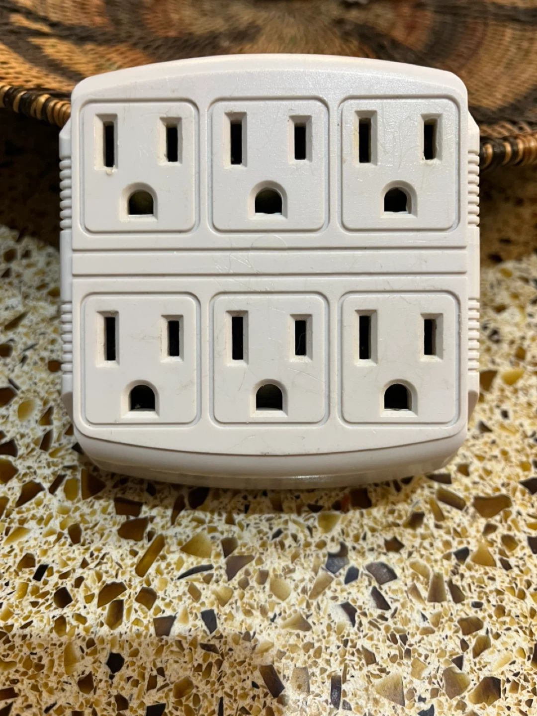6-Outlet Plug