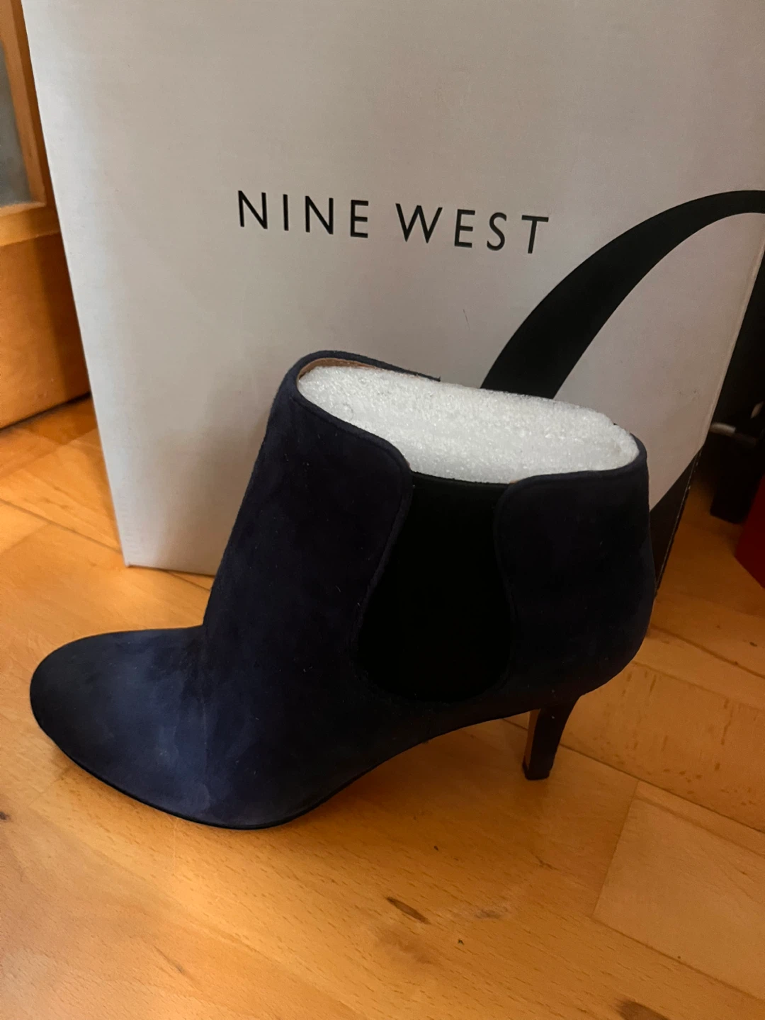 NEW size 7 B Navy Suede Ankle Boots - photo 2