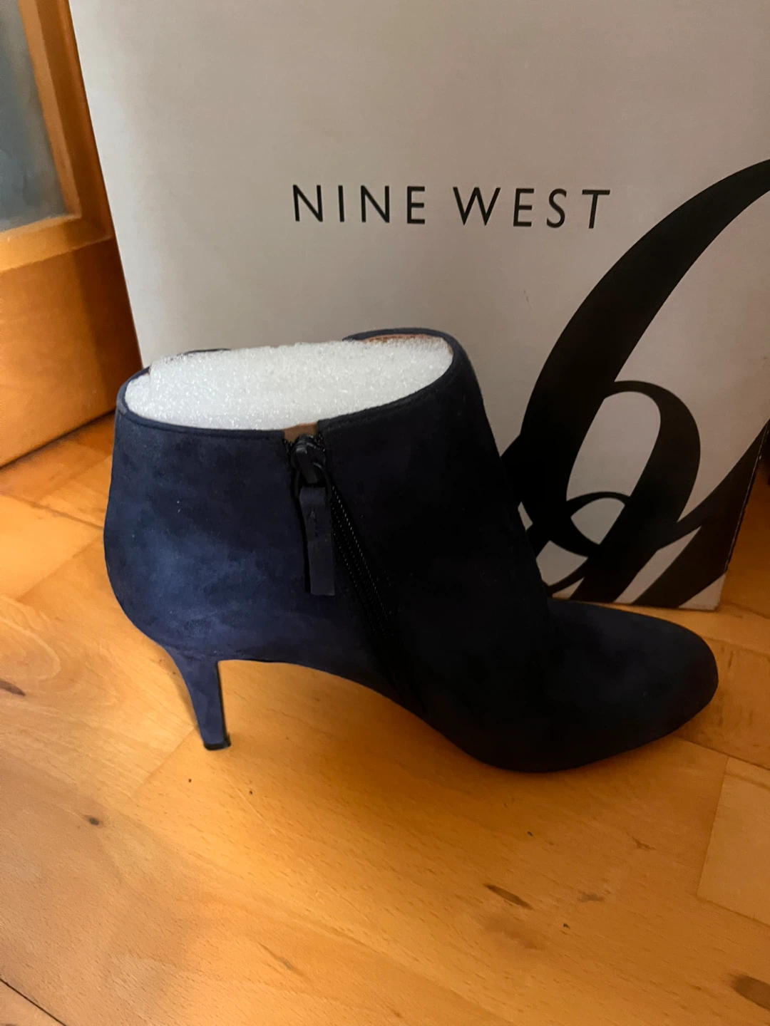 NEW size 7 B Navy Suede Ankle Boots