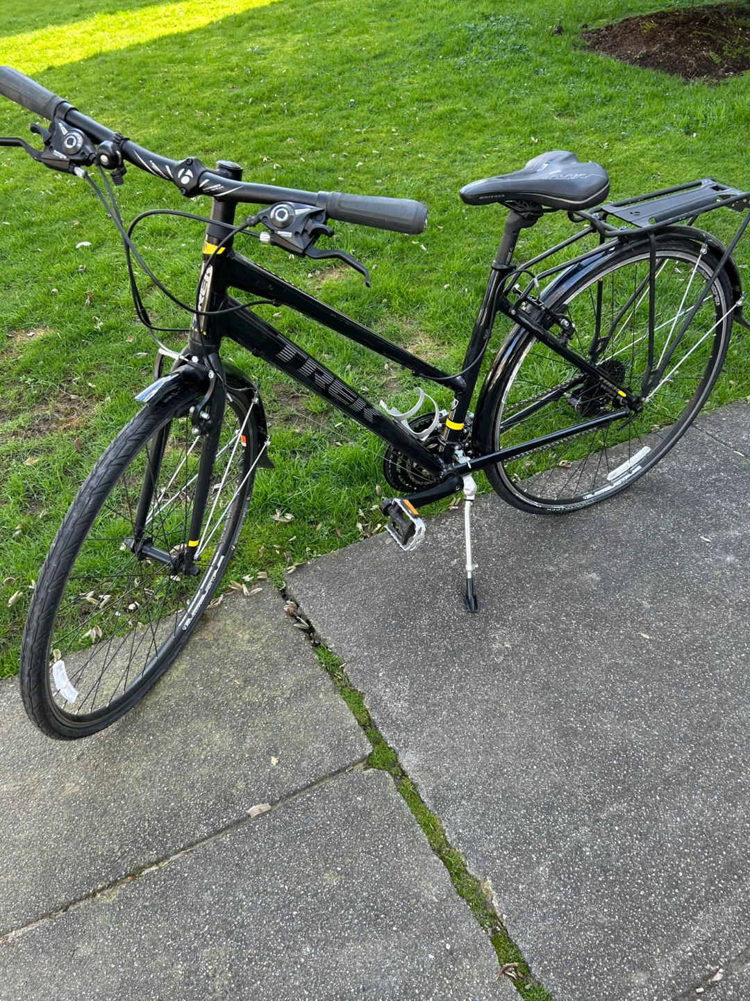 Trek Black Women's Hybrid Bike with Rack