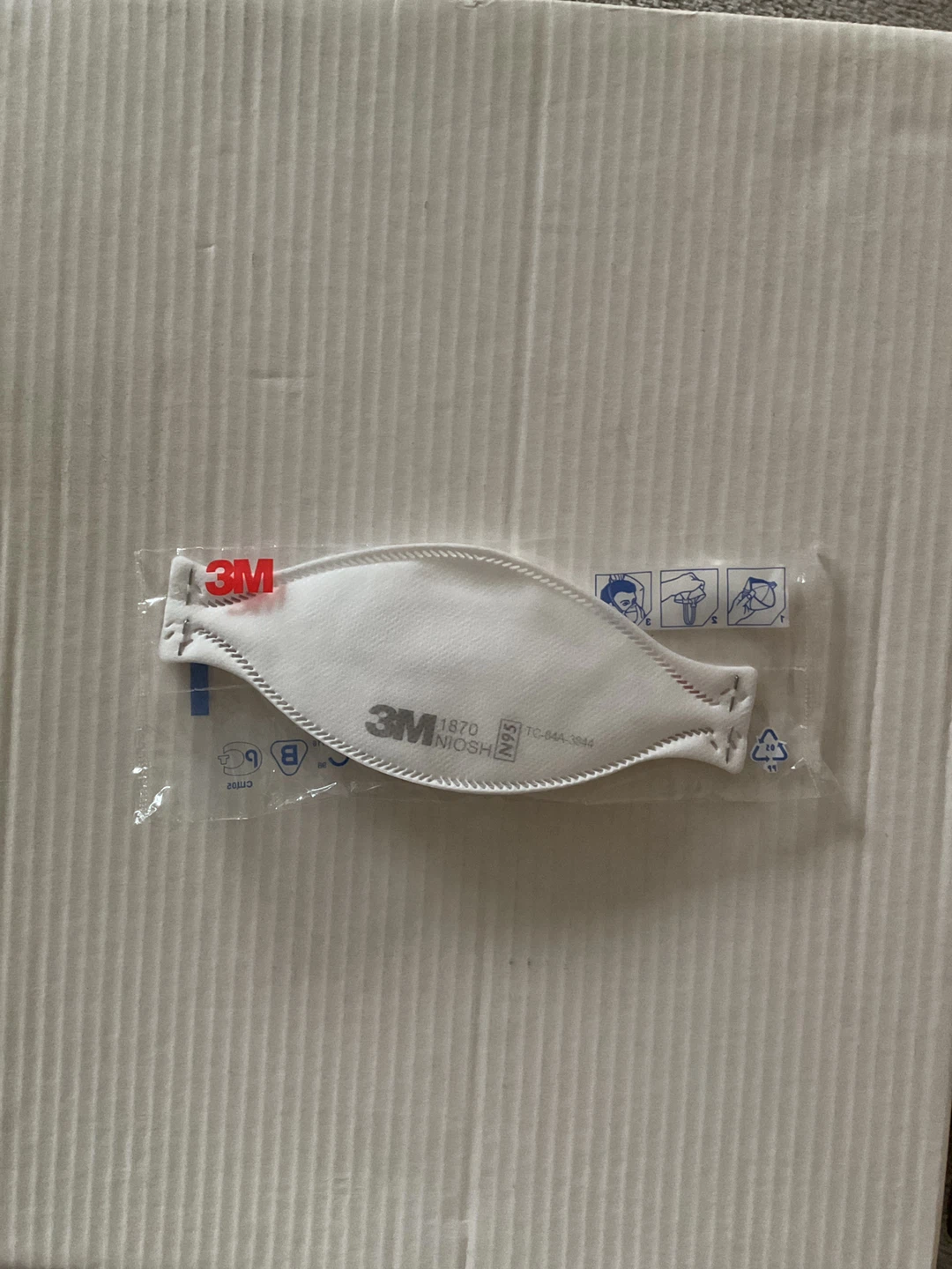 3M 1870 N95 Respirator Mask - photo 3
