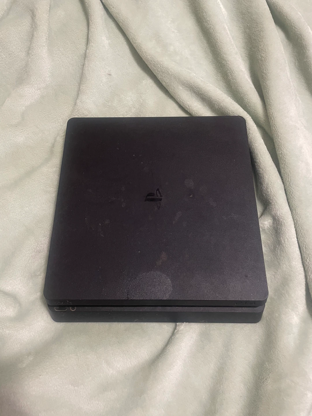 PlayStation 4 Slim Console with Controller and Charging Dock