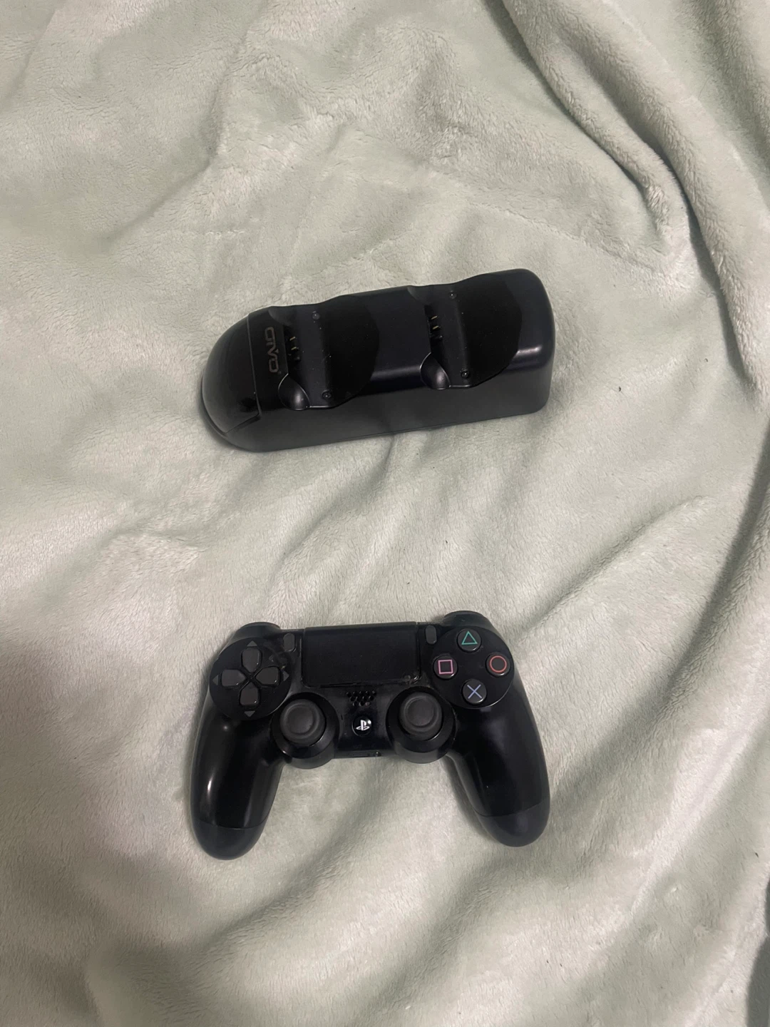 PlayStation 4 Slim Console with Controller and Charging Dock - photo 2
