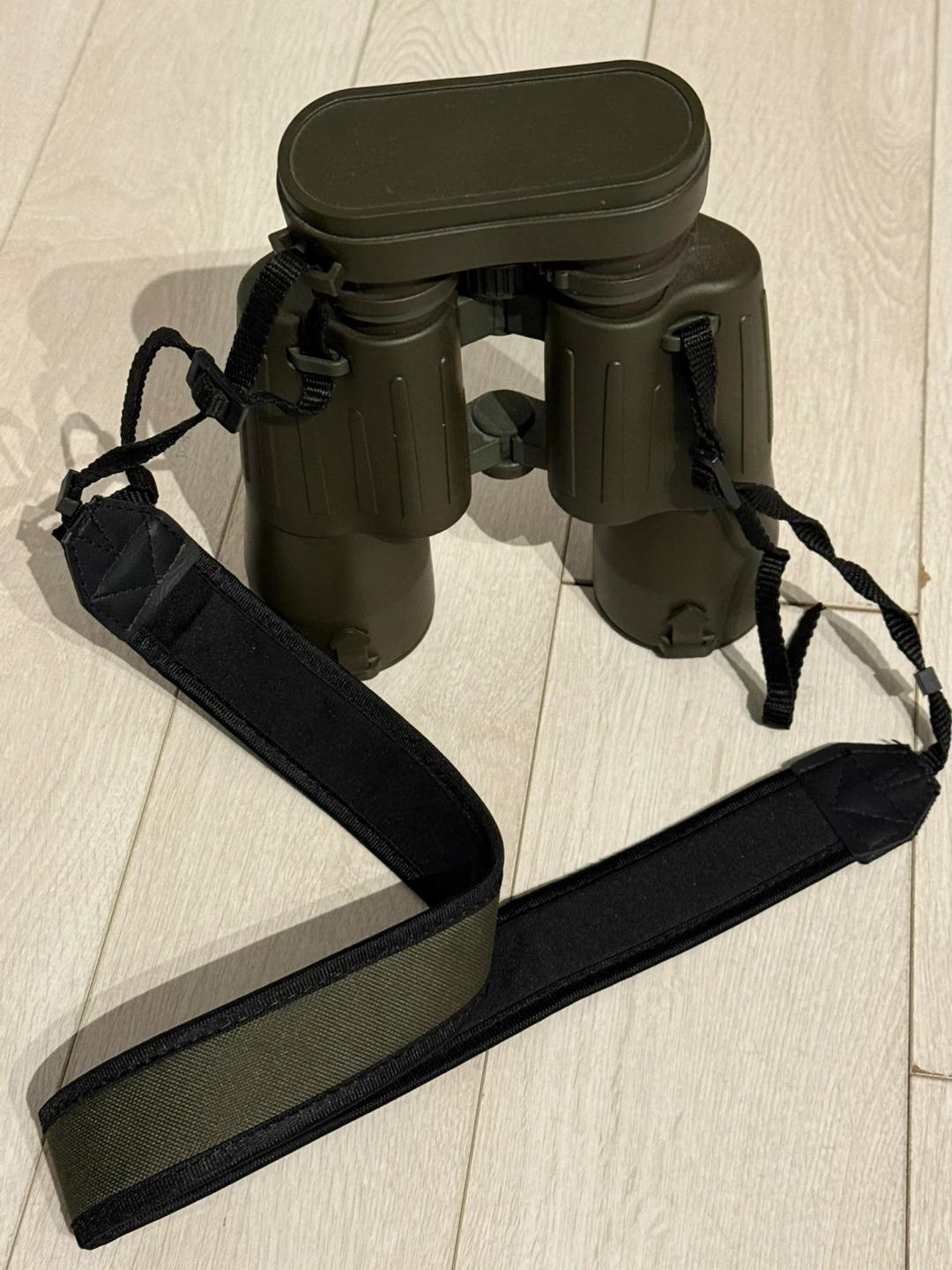 Celestron 10x50 Waterproof Binoculars - photo 2