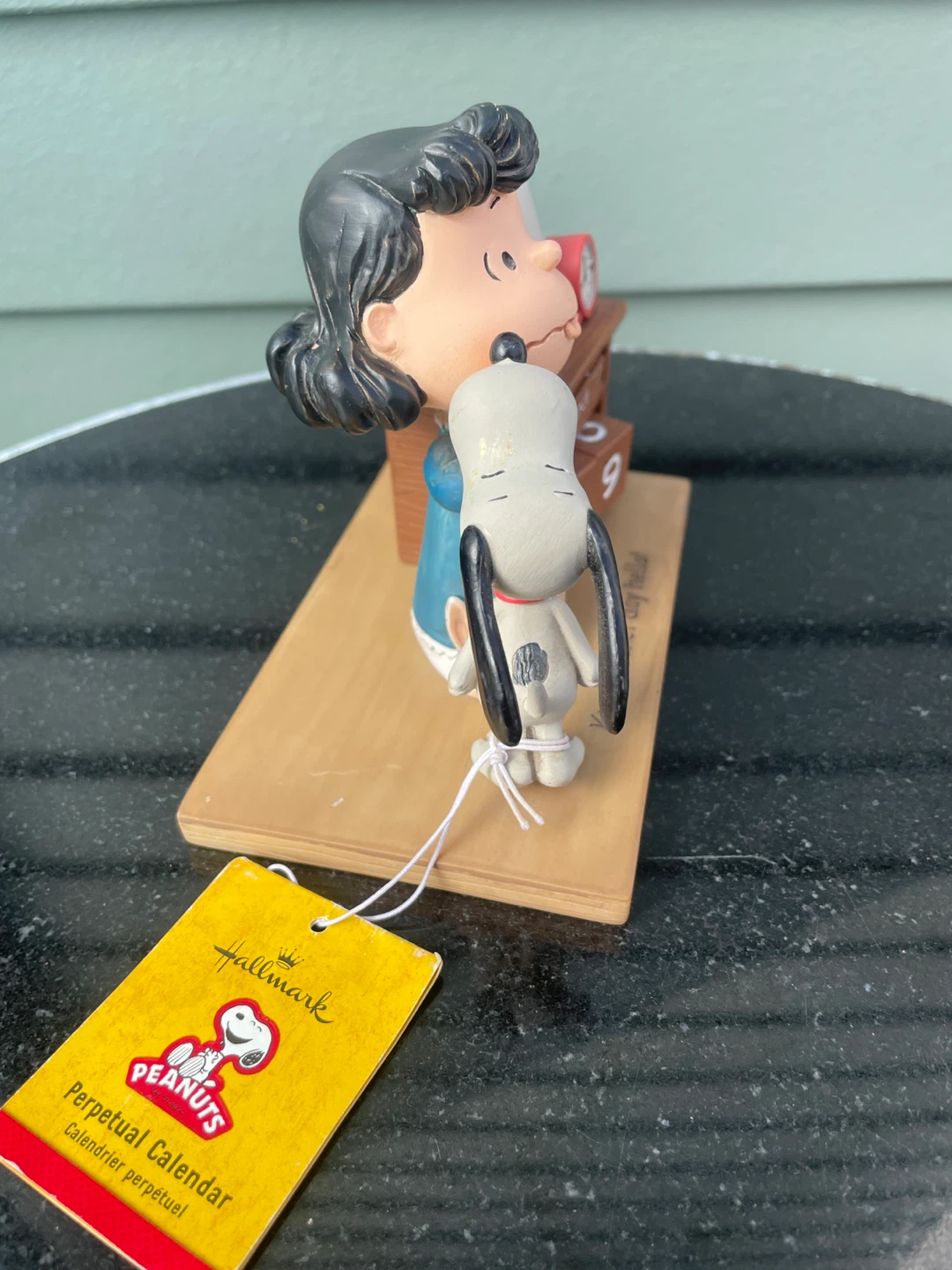 Hallmark Peanuts Perpetual Calendar Figurine - photo 3