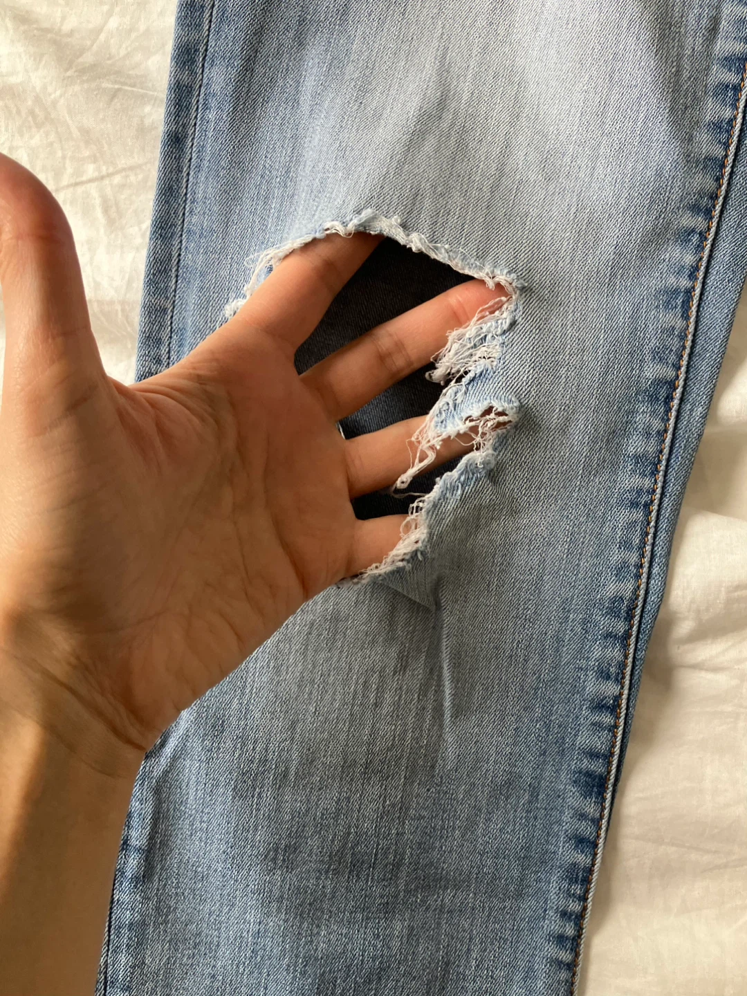 Victoria’s Secret Blue Distressed Women Jeans - photo 2
