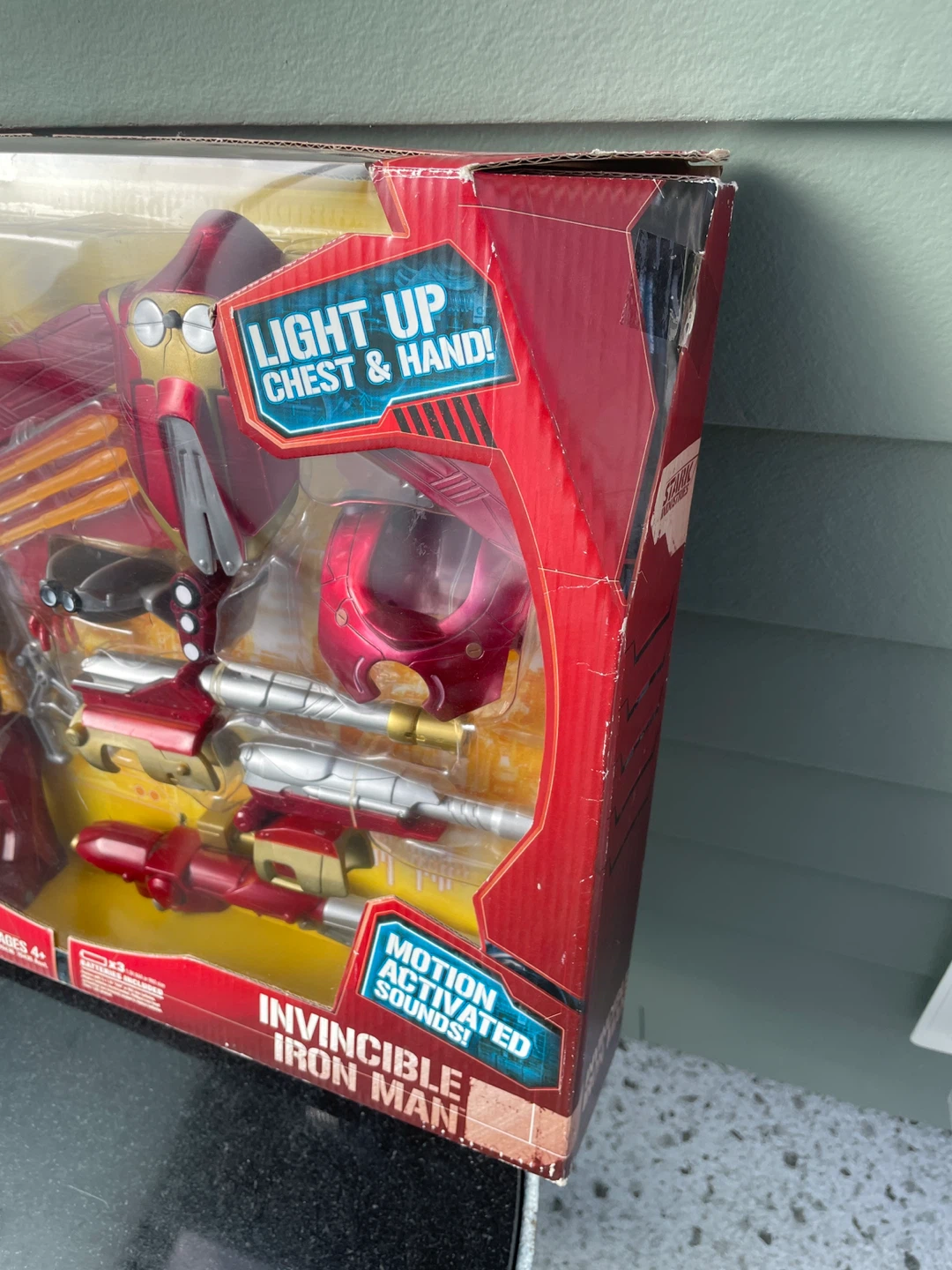 Iron Man Invincible Iron Man Action Figure with Snap-On Arsenal - photo 5