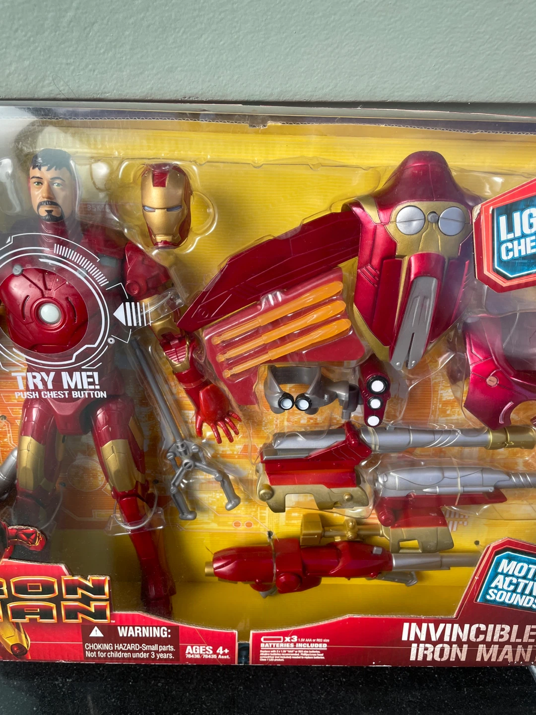Iron Man Invincible Iron Man Action Figure with Snap-On Arsenal - photo 3