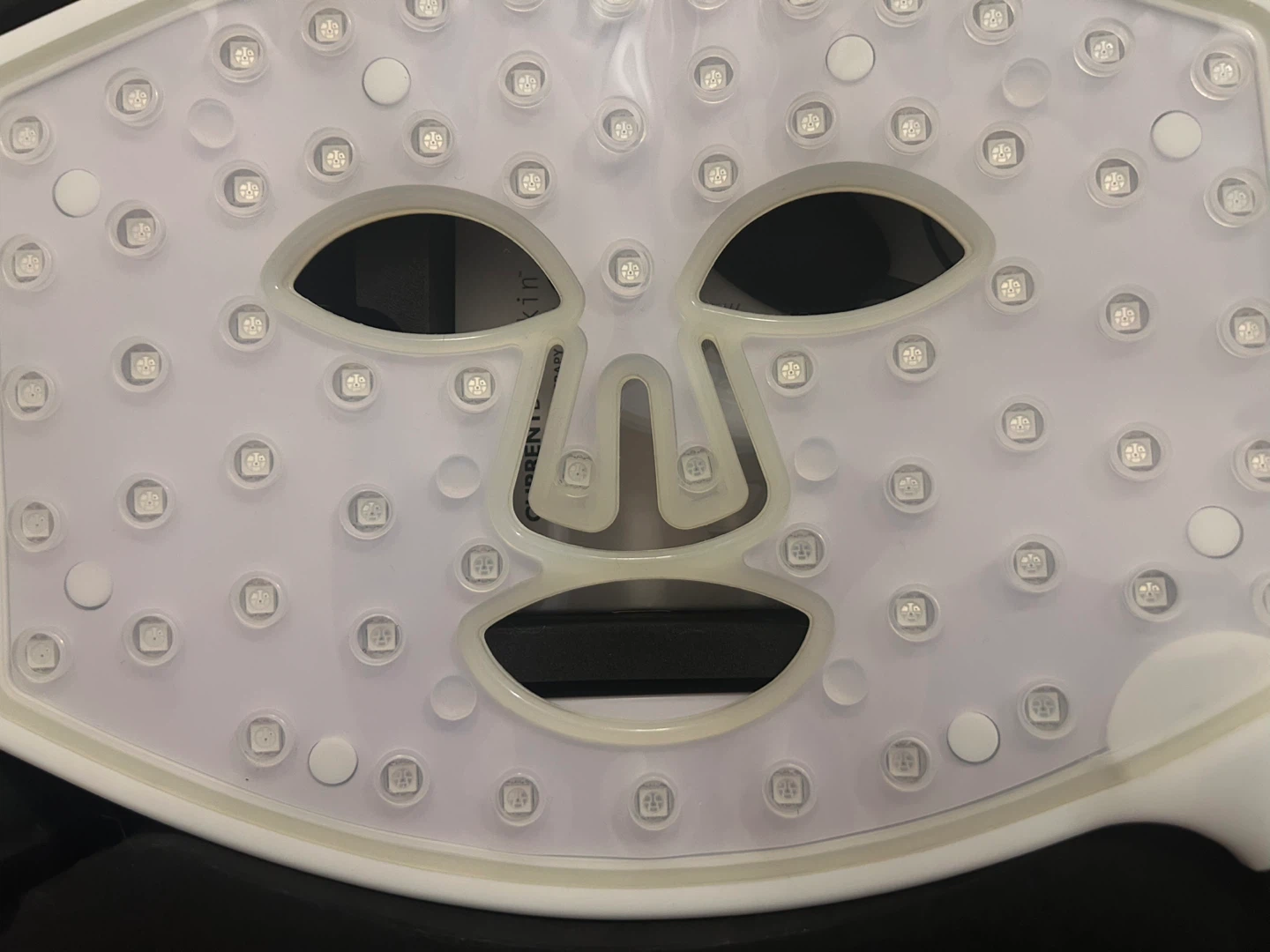 Series 1 CurrentBody Skin LED Red Light Therapy Face Mask - photo 4