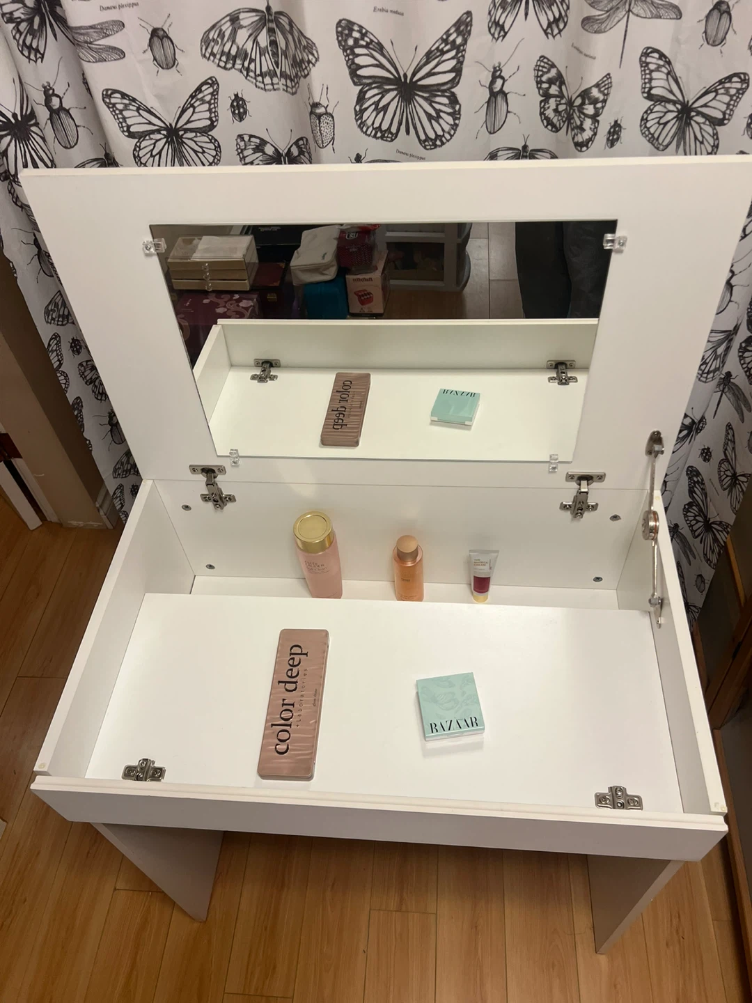 White Vanity Desk with Mirror - photo 4