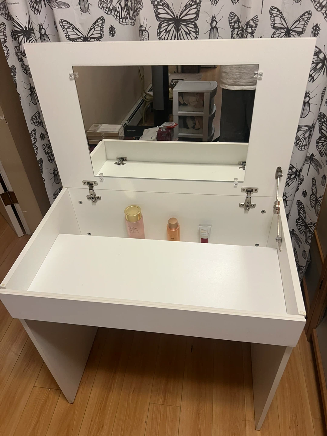 White Vanity Desk with Mirror - photo 2