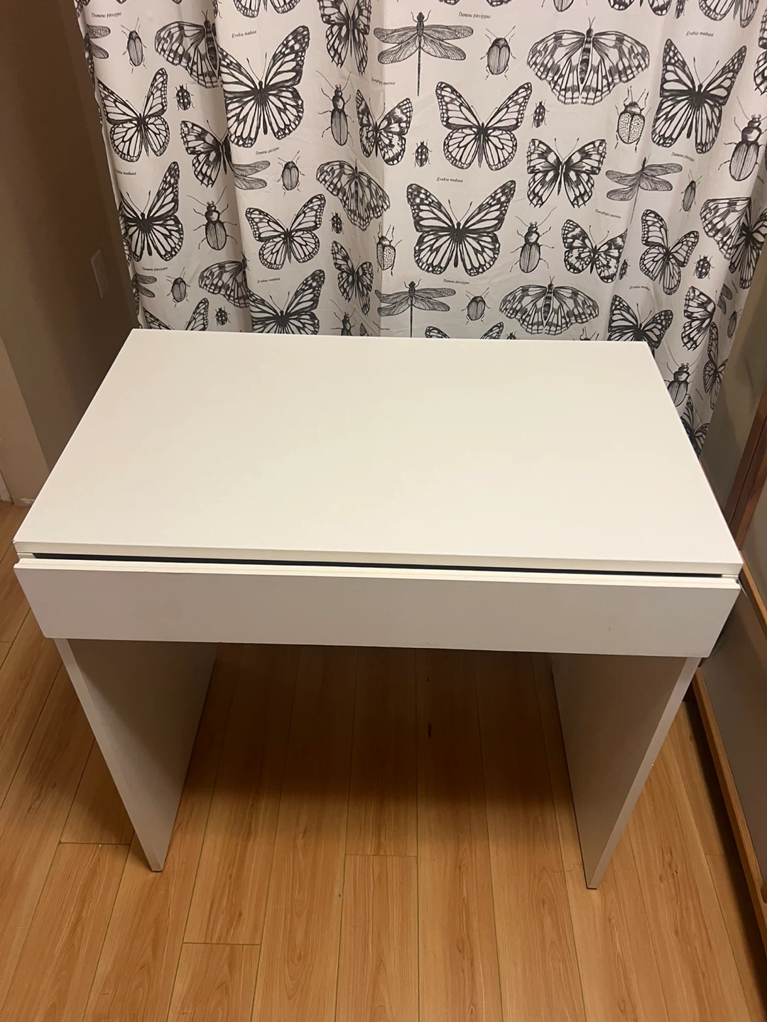 White Vanity Desk with Mirror