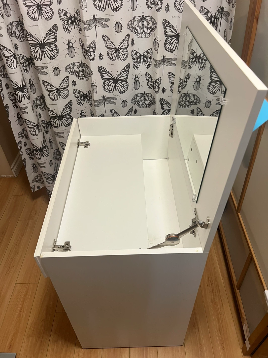 White Vanity Desk with Mirror - photo 5