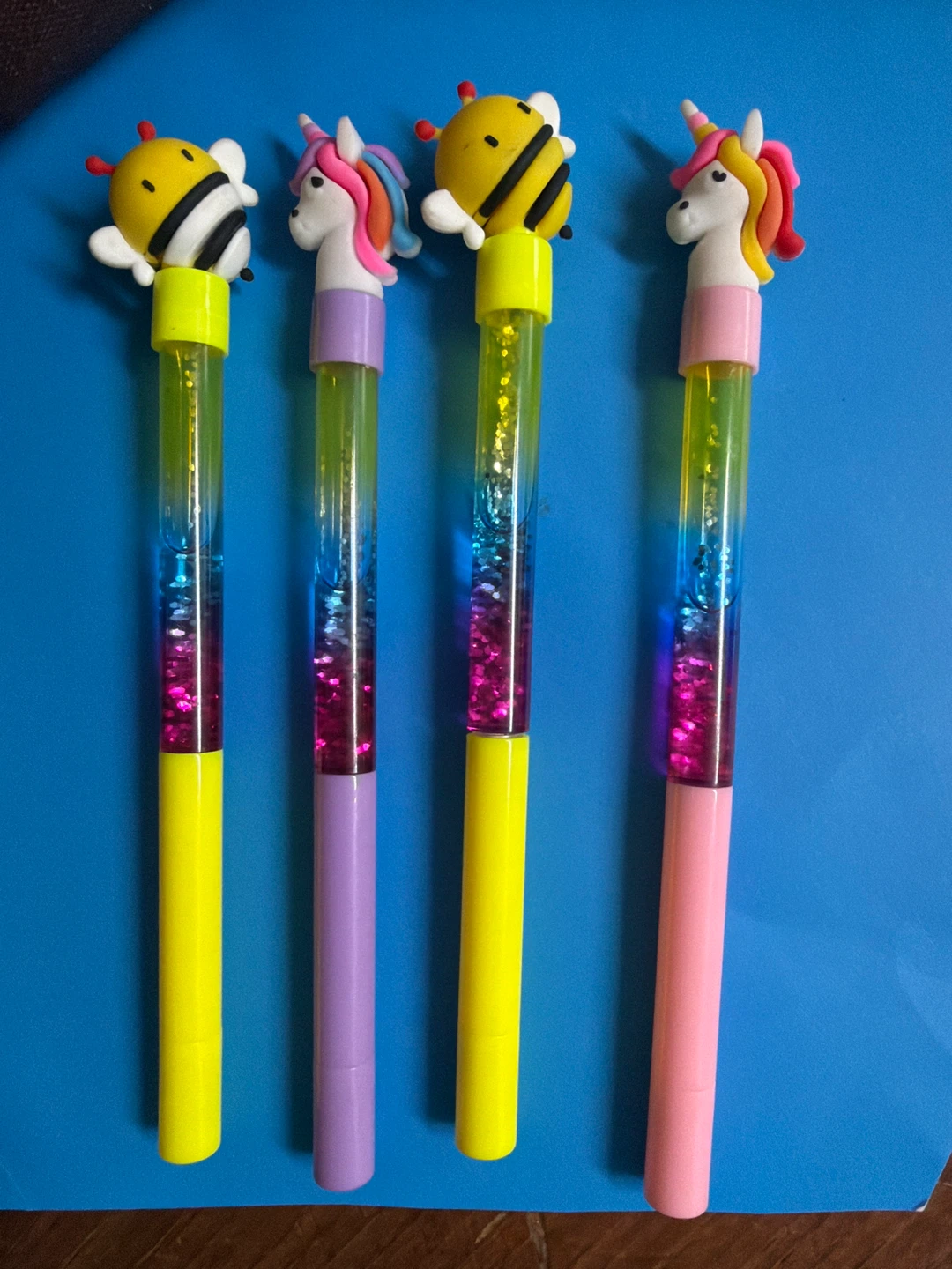 Set of 4 Glitter Liquid Pens with Unicorn and Bee Toppers