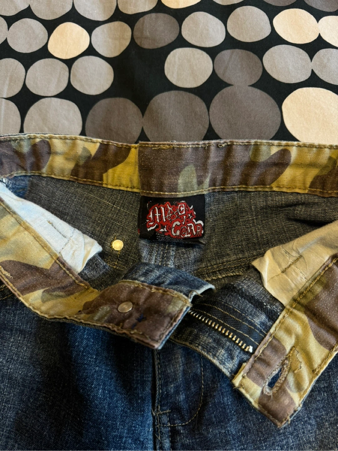 Graphic Embroidered Jeans - photo 3