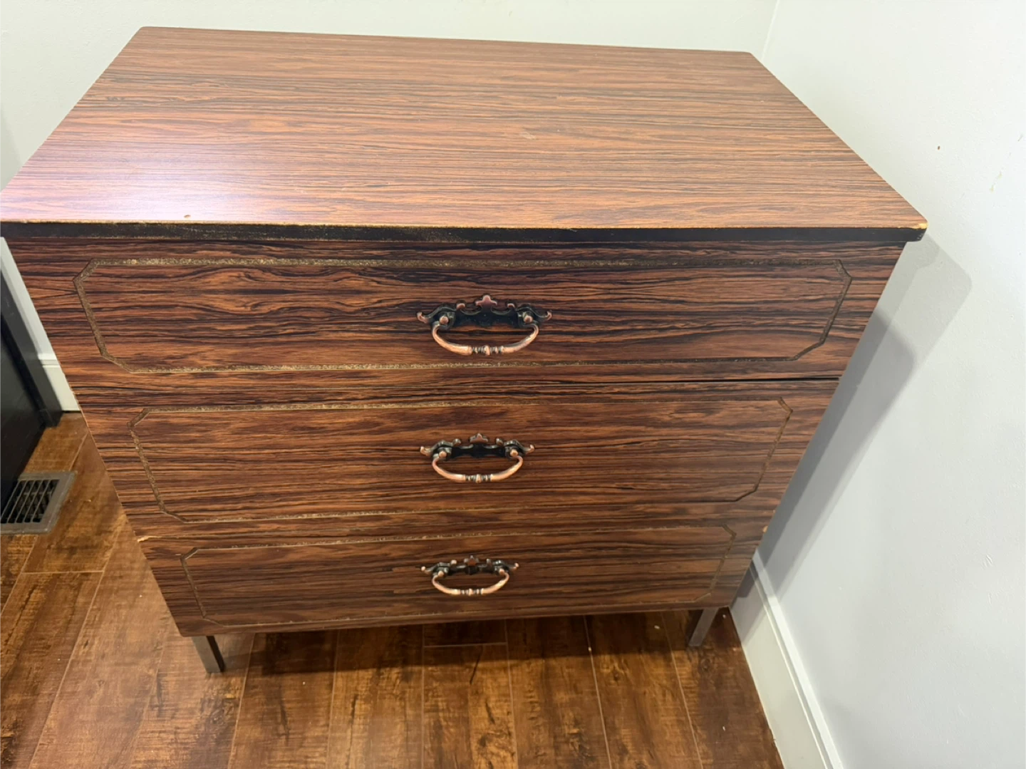 Vintage 3-Drawer Dresser - photo 3