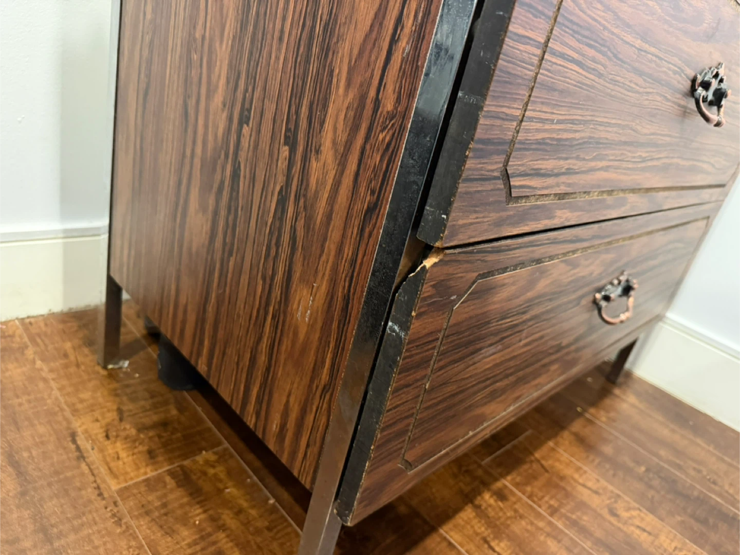 Vintage 3-Drawer Dresser - photo 4