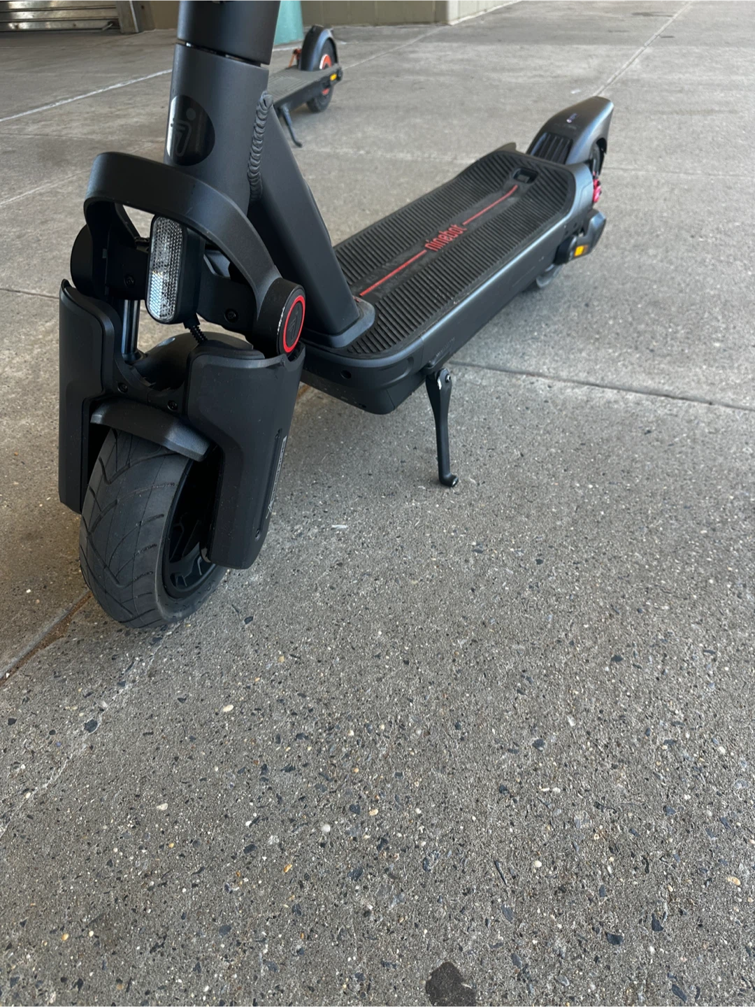 Segway Ninebot Max G3 Electric Scooter - photo 3