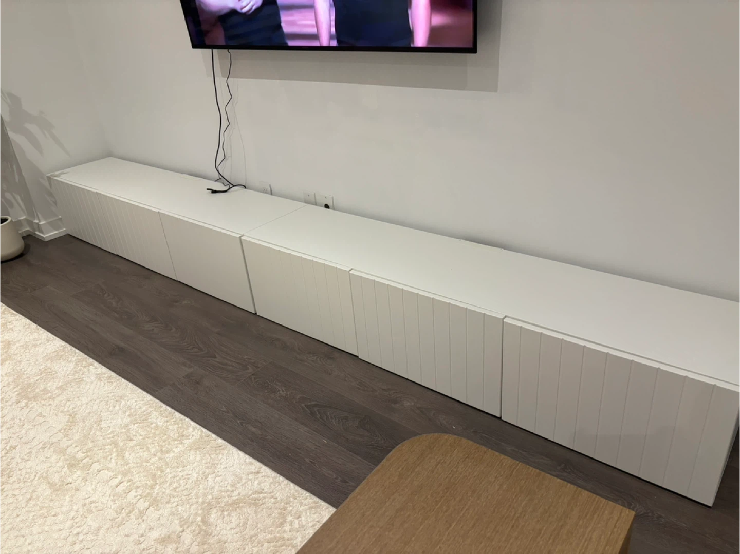 White media console - photo 3
