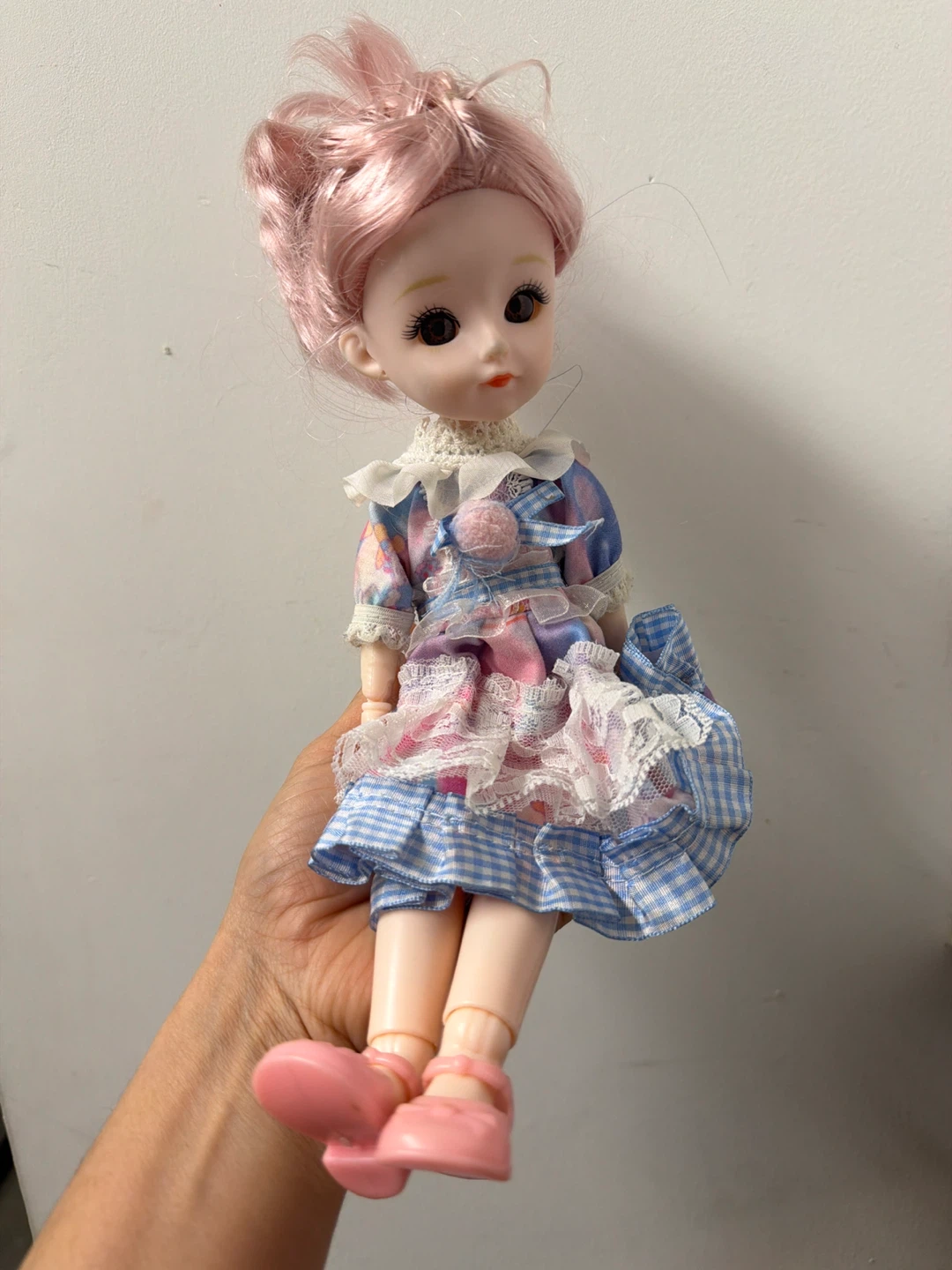 Ball Jointed Doll with Pink Hair and Blue Dress - photo 3